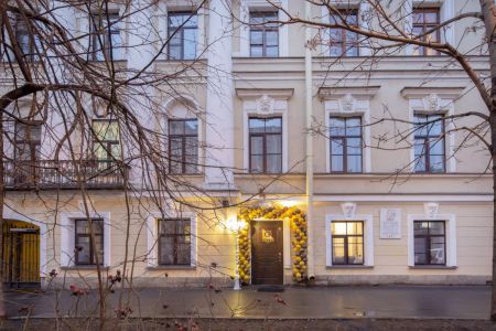 Отель "Голд Инн Академиа"