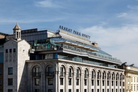 Арарат Парк Хаятт Москва