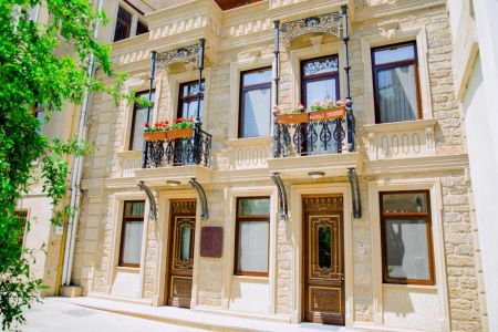Royal Antique Baku