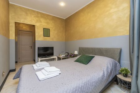 Goldie Home