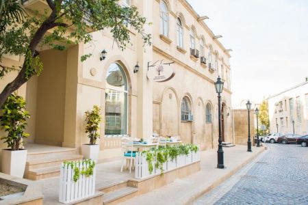Two Seasons Hotel