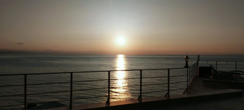 Море