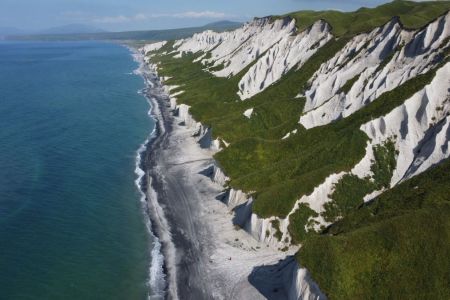 Сахалин и остров Белых скал