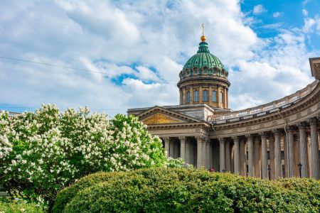 Классический Петербург и средневековый Псков