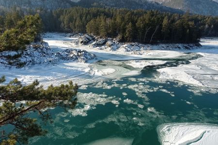 Зимнее Телецкое озеро. Тур выходного дня на Алтай